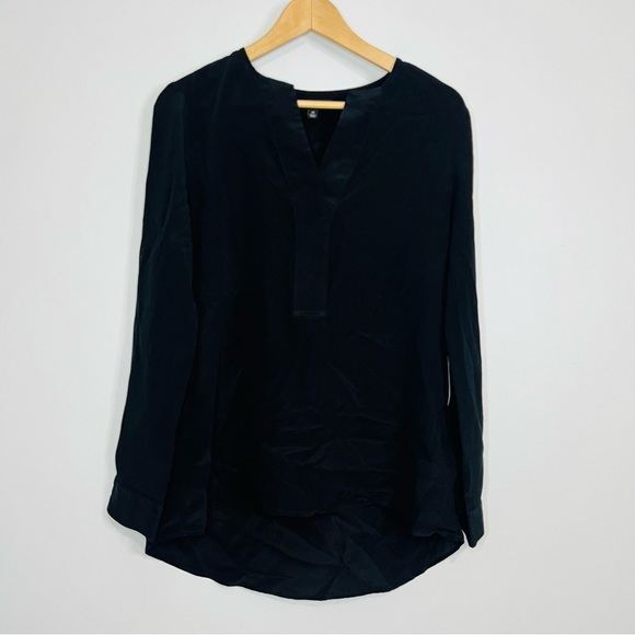 Banana Republic Black Deep V-Neck Silk Blouse M - Picture 2 of 6